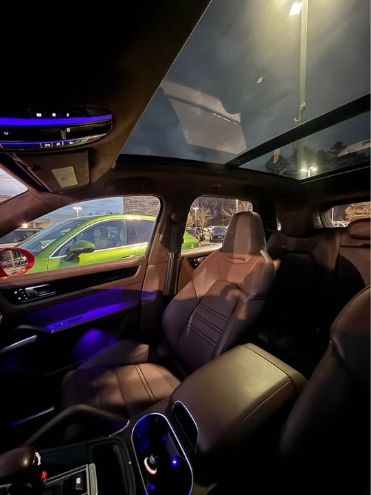 2023 Porsche 9Y0/9Y3 Cayenne Turbo - Image 8 of 10