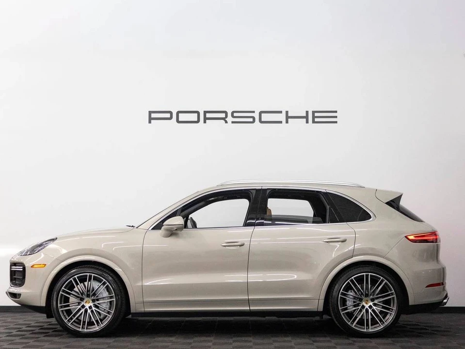 2023 Porsche 9Y0/9Y3 Cayenne Turbo - Image 2 of 5