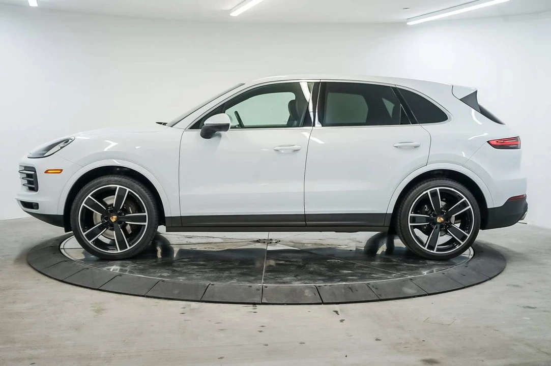 2023 Porsche 9Y0/9Y3 Cayenne - Image 2 of 5