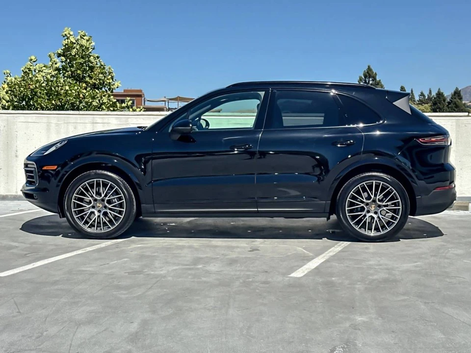 2023 Porsche 9Y0/9Y3 Cayenne - Image 2 of 5