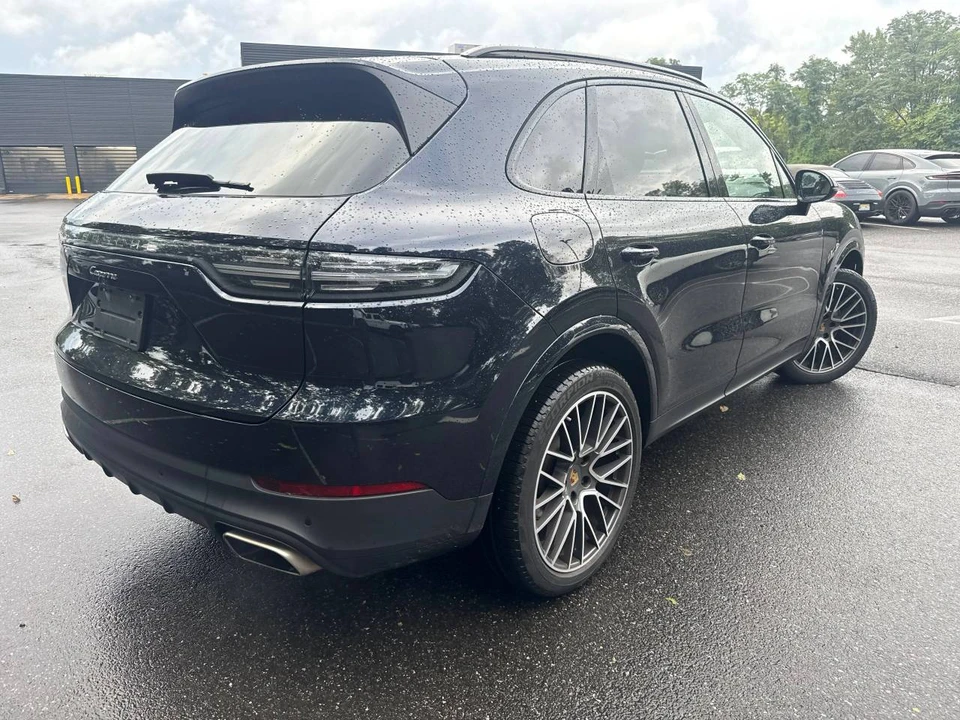 2023 Porsche 9Y0/9Y3 Cayenne - Image 3 of 5