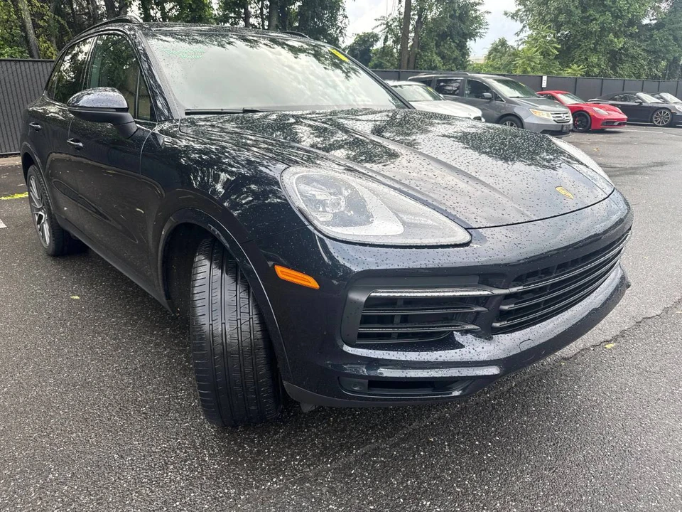 2023 Porsche 9Y0/9Y3 Cayenne - Image 2 of 5