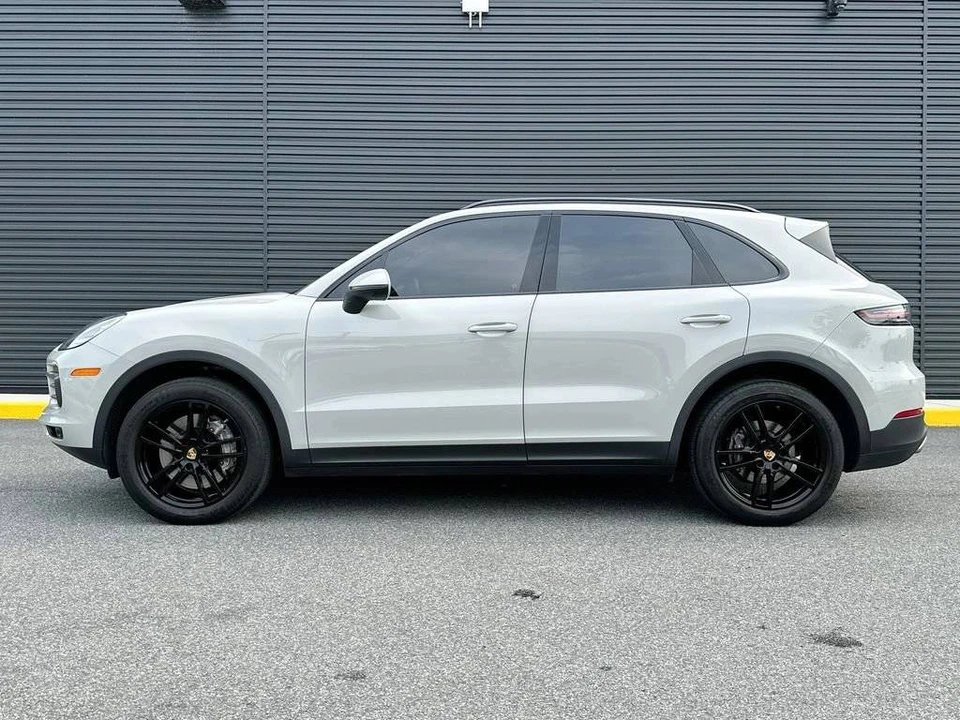 2023 Porsche 9Y0/9Y3 Cayenne - Image 2 of 5
