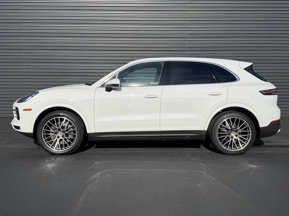 2023 Porsche 9Y0/9Y3 Cayenne - Image 2 of 5