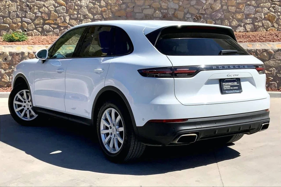 2023 Porsche 9Y0/9Y3 Cayenne - Image 3 of 5