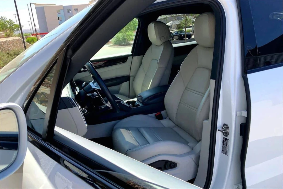 2023 Porsche 9Y0/9Y3 Cayenne - Image 5 of 5