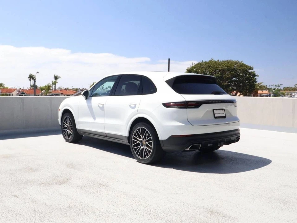 2023 Porsche 9Y0/9Y3 Cayenne - Image 3 of 4