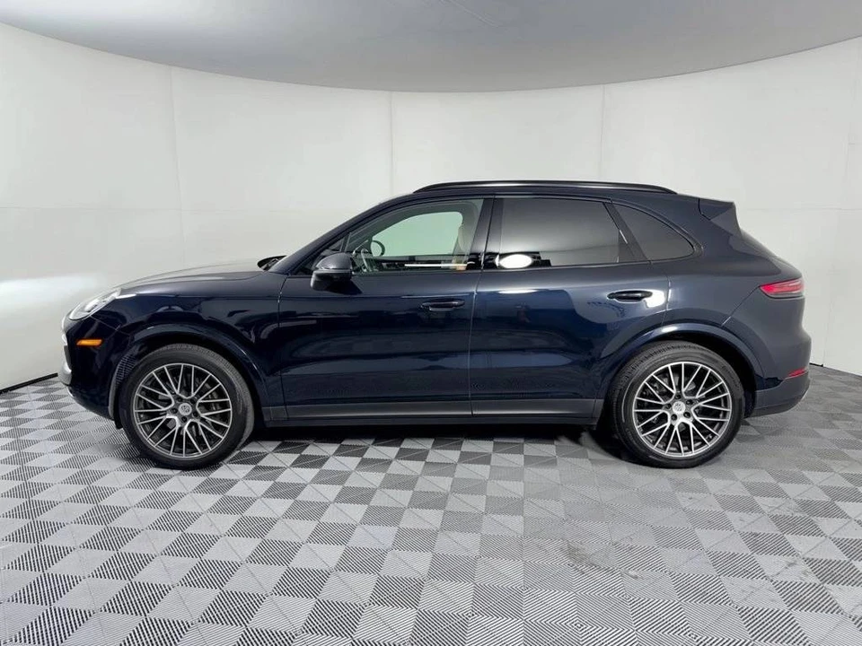 2023 Porsche 9Y0/9Y3 Cayenne - Image 2 of 5