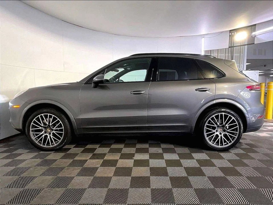 2023 Porsche 9Y0/9Y3 Cayenne - Image 2 of 5
