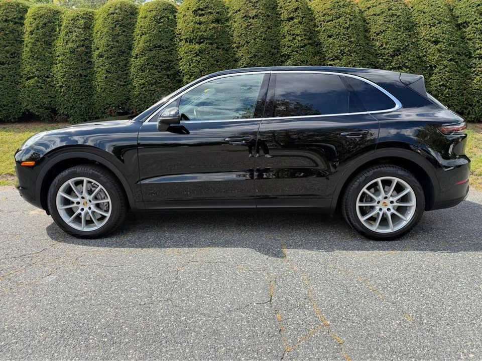 2023 Porsche 9Y0/9Y3 Cayenne - Image 2 of 5