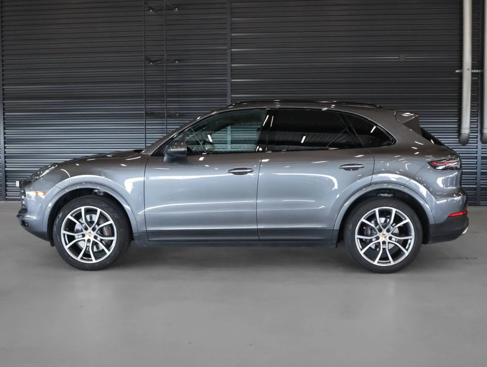 2023 Porsche 9Y0/9Y3 Cayenne - Image 2 of 5