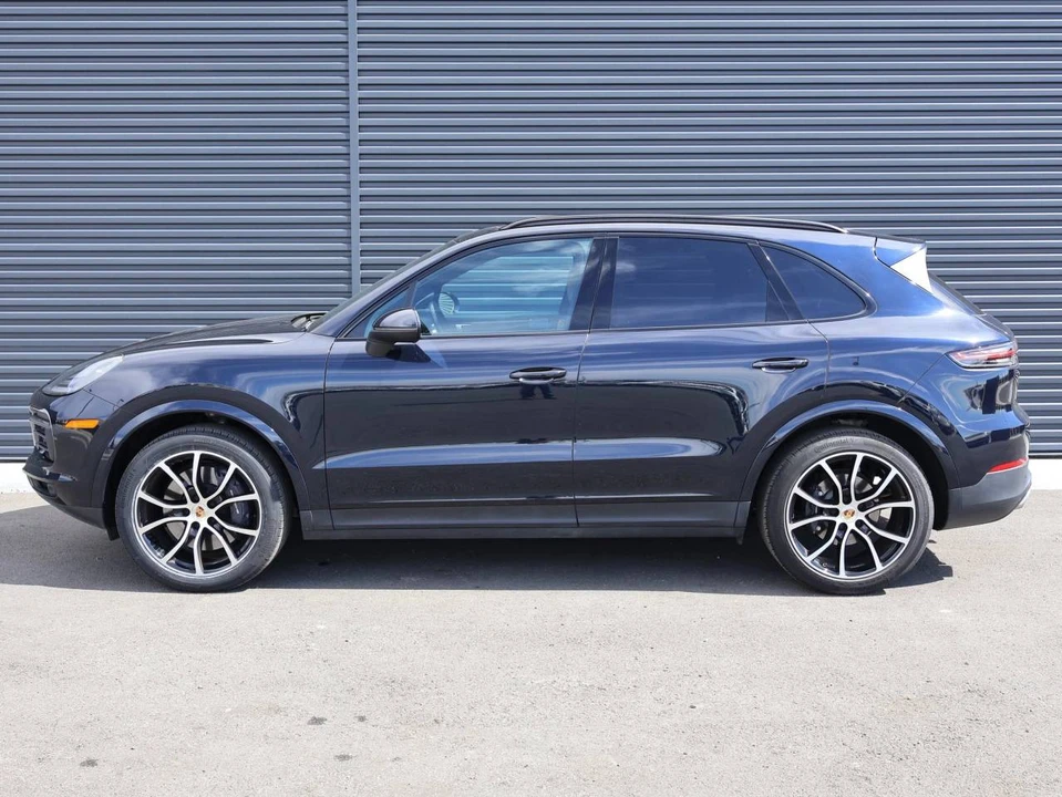 2023 Porsche 9Y0/9Y3 Cayenne - Image 2 of 4