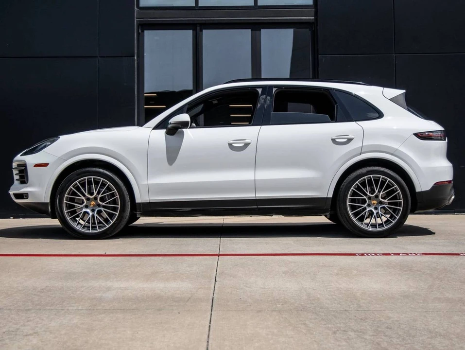 2023 Porsche 9Y0/9Y3 Cayenne - Image 2 of 5