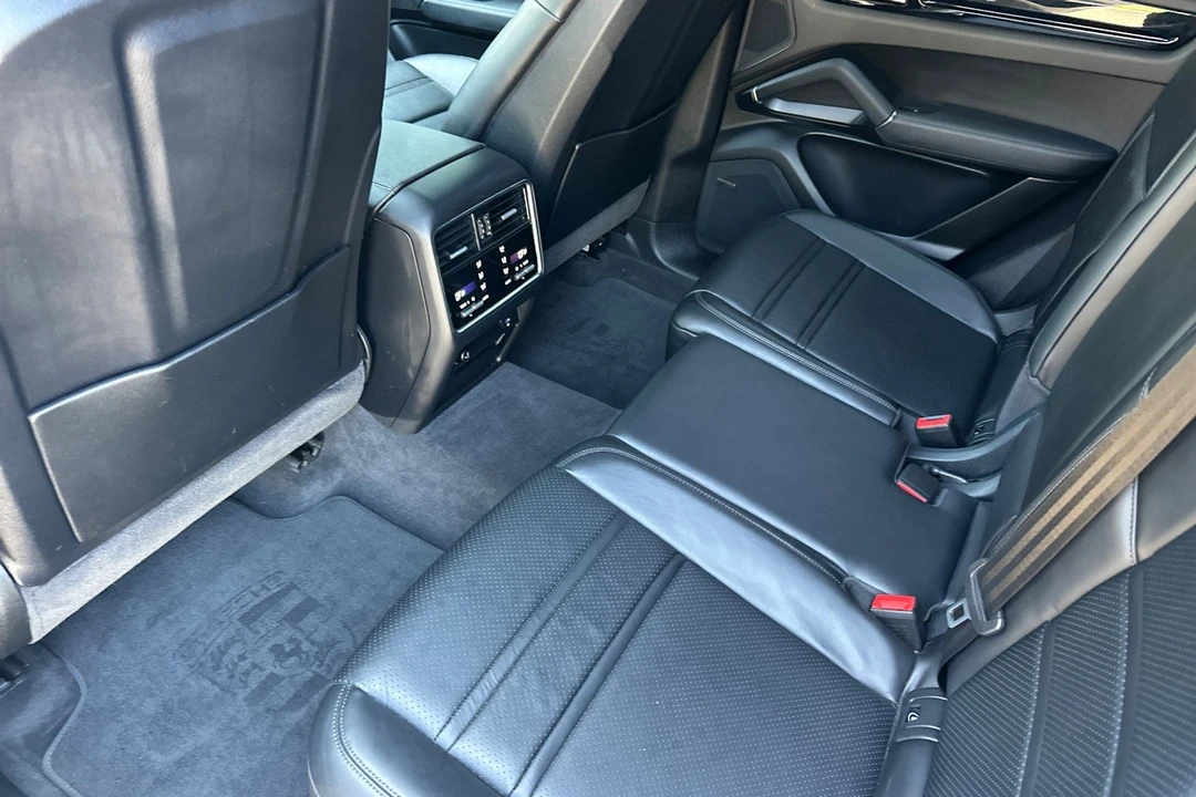 2023 Porsche 9Y0/9Y3 Cayenne - Image 15 of 31