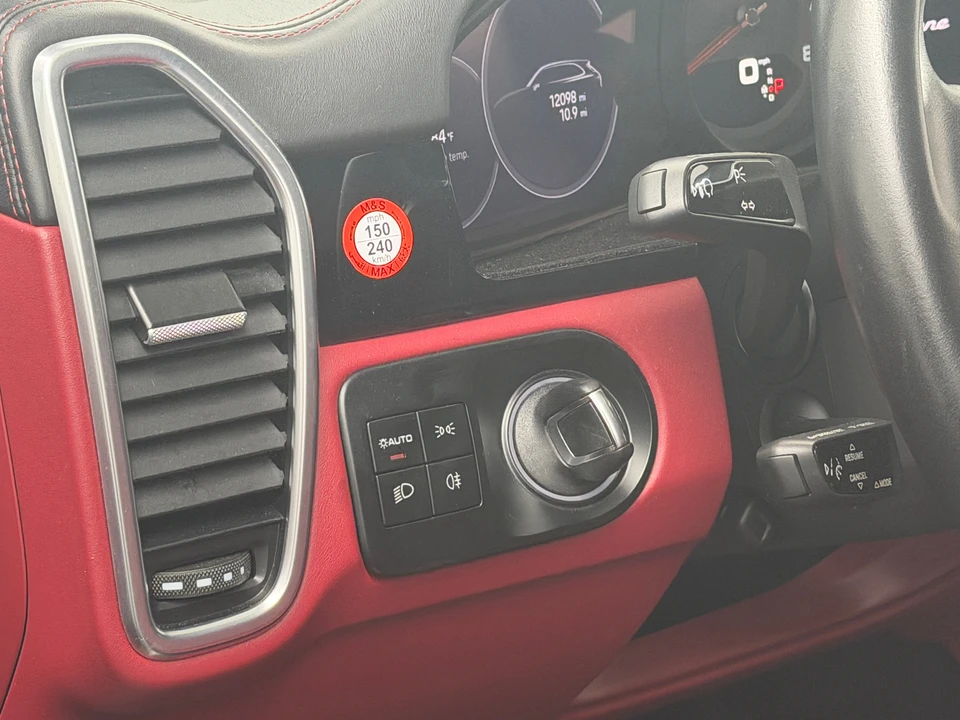 2023 Porsche 9Y0/9Y3 Cayenne - Image 12 of 31