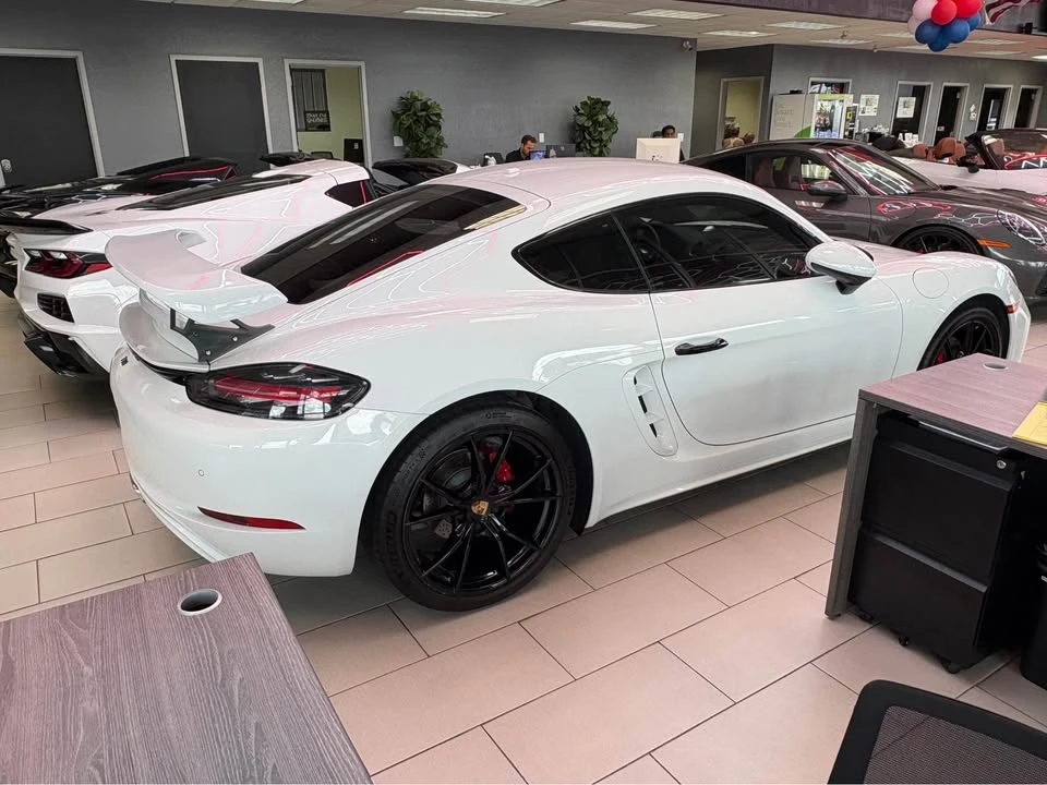 2023 Porsche 718 Cayman - Image 4 of 10