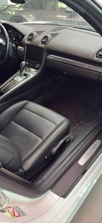 2023 Porsche 718 Cayman - Image 9 of 10