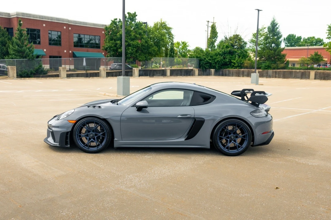 2023 Porsche 718 Cayman GT4 RS - Image 15 of 31
