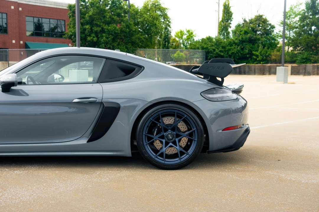 2023 Porsche 718 Cayman GT4 RS - Image 16 of 31