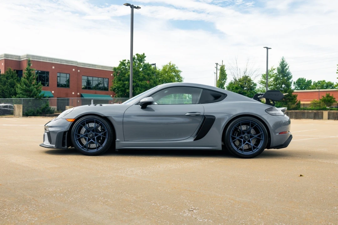2023 Porsche 718 Cayman GT4 RS - Image 8 of 31