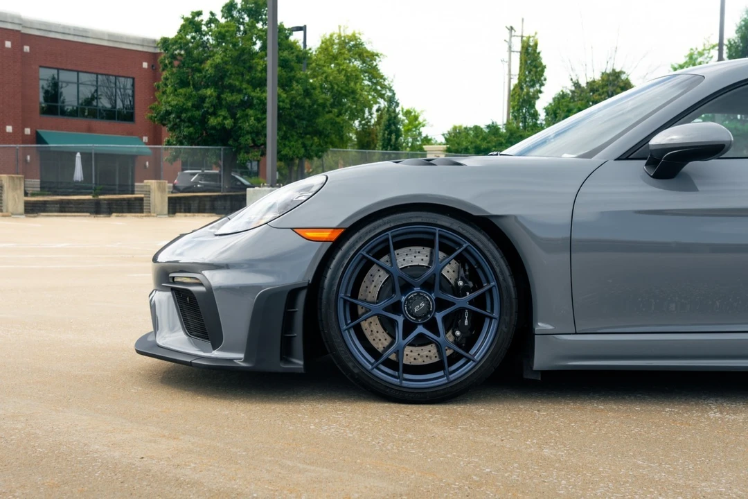 2023 Porsche 718 Cayman GT4 RS - Image 14 of 31