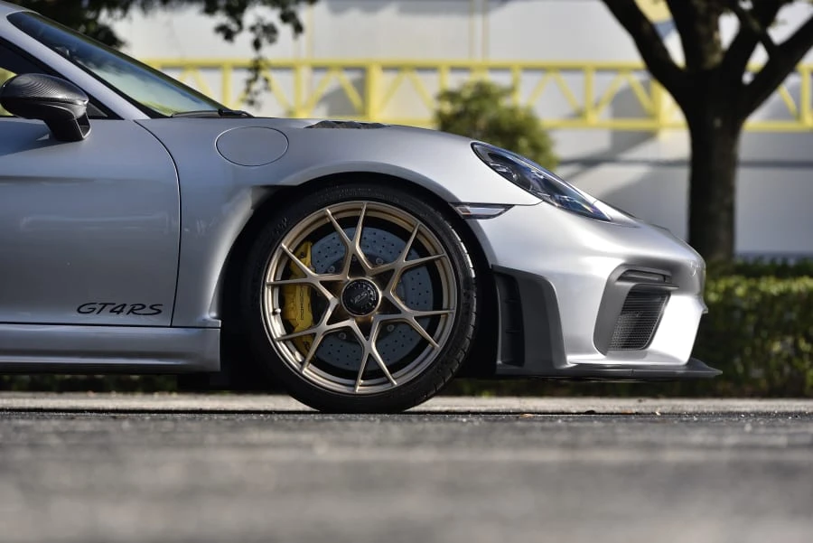 2023 Porsche 718 Cayman GT4 RS - Image 9 of 31