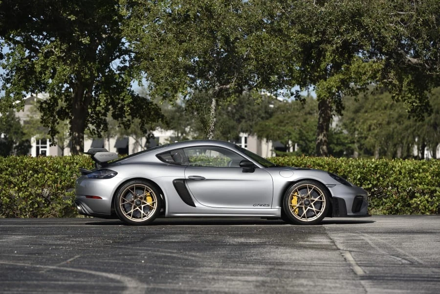 2023 Porsche 718 Cayman GT4 RS - Image 28 of 31