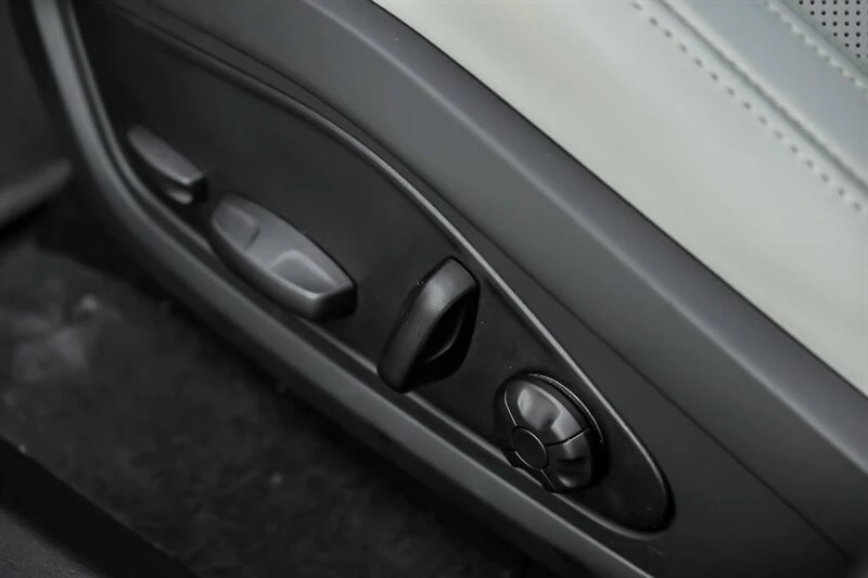2023 Porsche 718 Cayman - Image 21 of 31