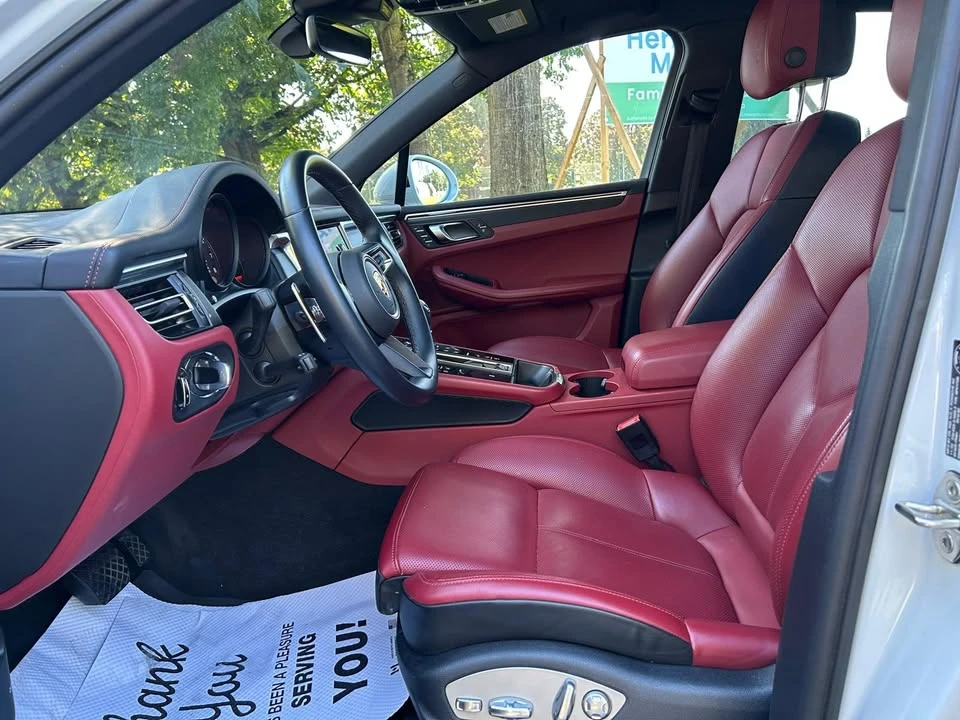 2023 Porsche Macan - Image 8 of 17