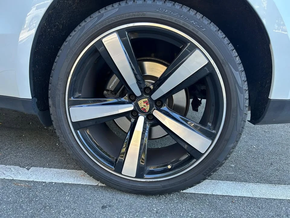 2023 Porsche Macan - Image 17 of 17