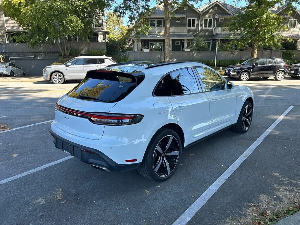 2023 Porsche Macan - Image 4 of 17