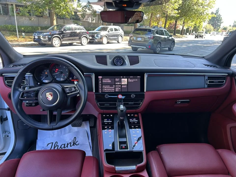 2023 Porsche Macan - Image 11 of 17