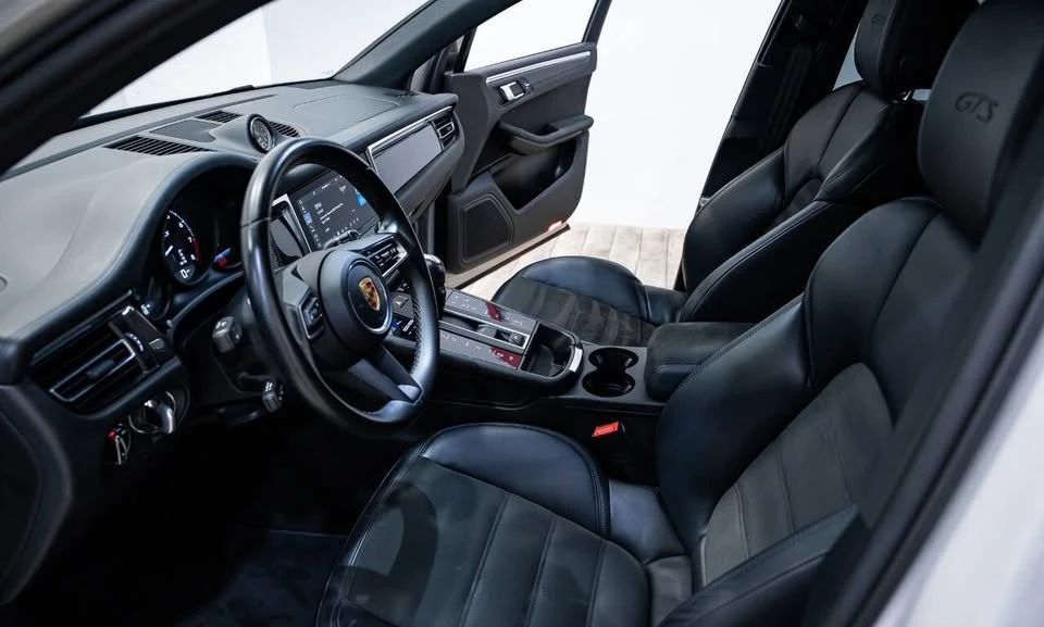 2023 Porsche Macan GTS - Image 9 of 17