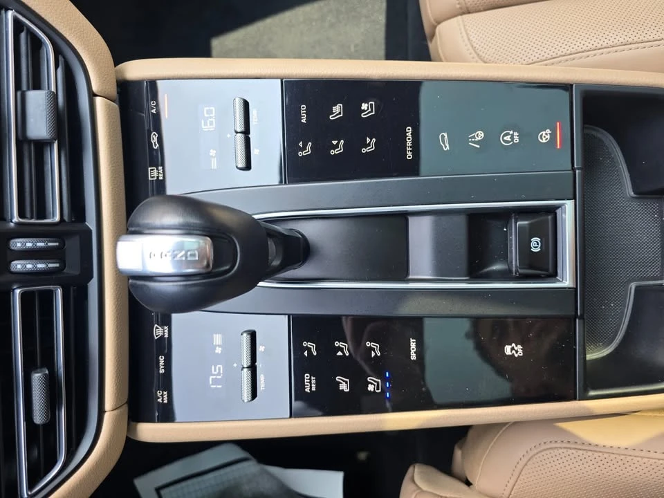 2023 Porsche Macan T - Image 17 of 19