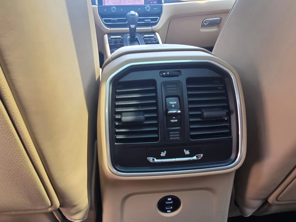 2023 Porsche Macan T - Image 9 of 19
