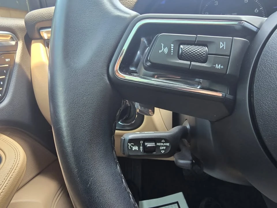 2023 Porsche Macan T - Image 13 of 19