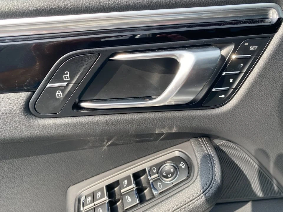 2023 Porsche Macan - Image 13 of 19