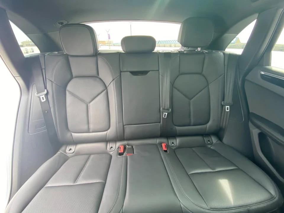 2023 Porsche Macan - Image 17 of 19