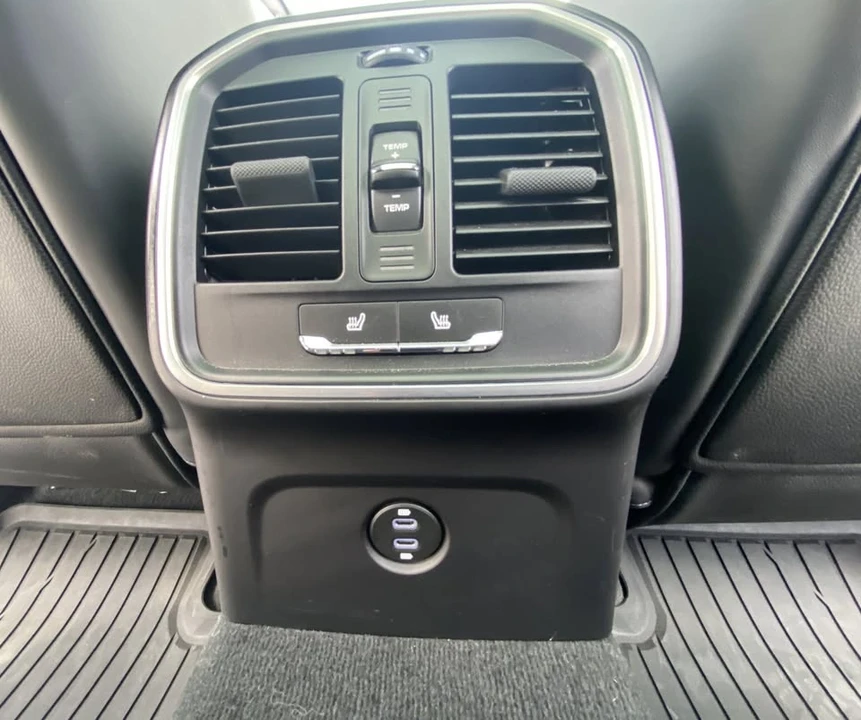 2023 Porsche Macan - Image 4 of 19