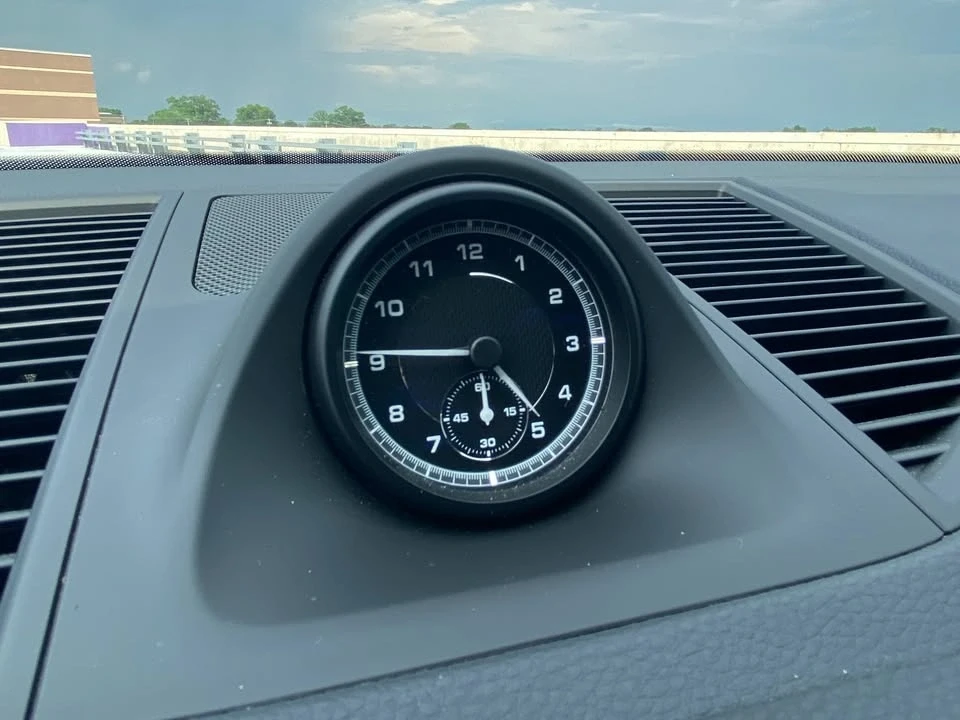 2023 Porsche Macan - Image 14 of 19