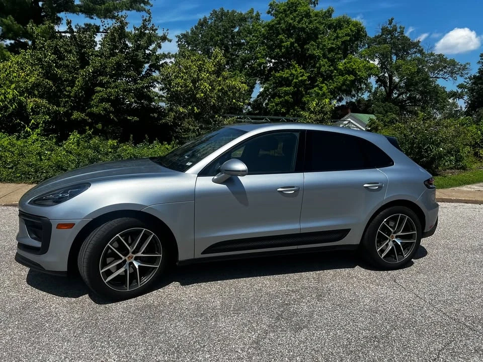 2023 Porsche Macan - Image 2 of 19