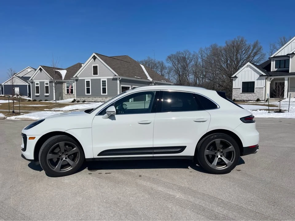 2023 Porsche Macan - Image 4 of 18