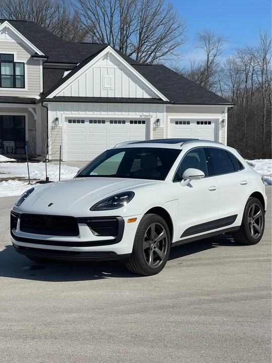2023 Porsche Macan - Image 6 of 18