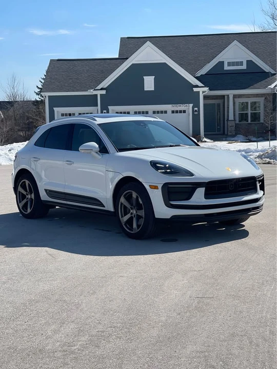 2023 Porsche Macan - Image 3 of 18