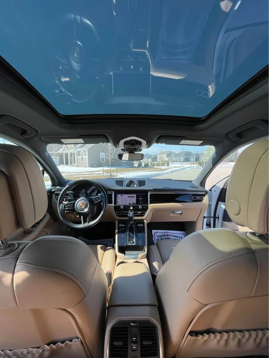 2023 Porsche Macan - Image 10 of 18