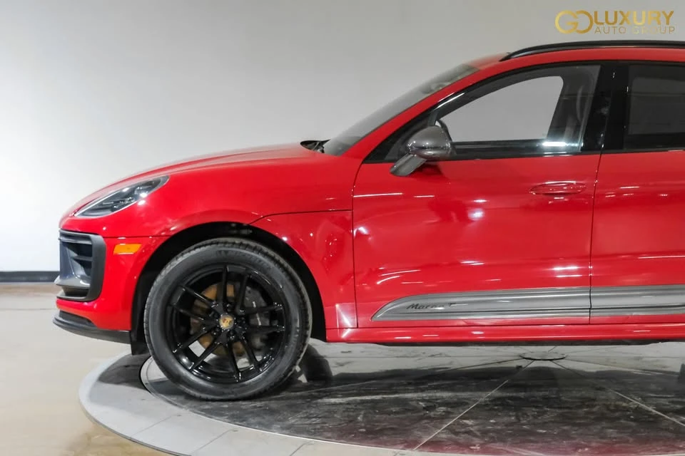 2023 Porsche Macan - Image 14 of 20