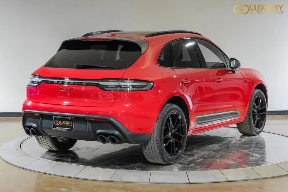 2023 Porsche Macan - Image 10 of 20