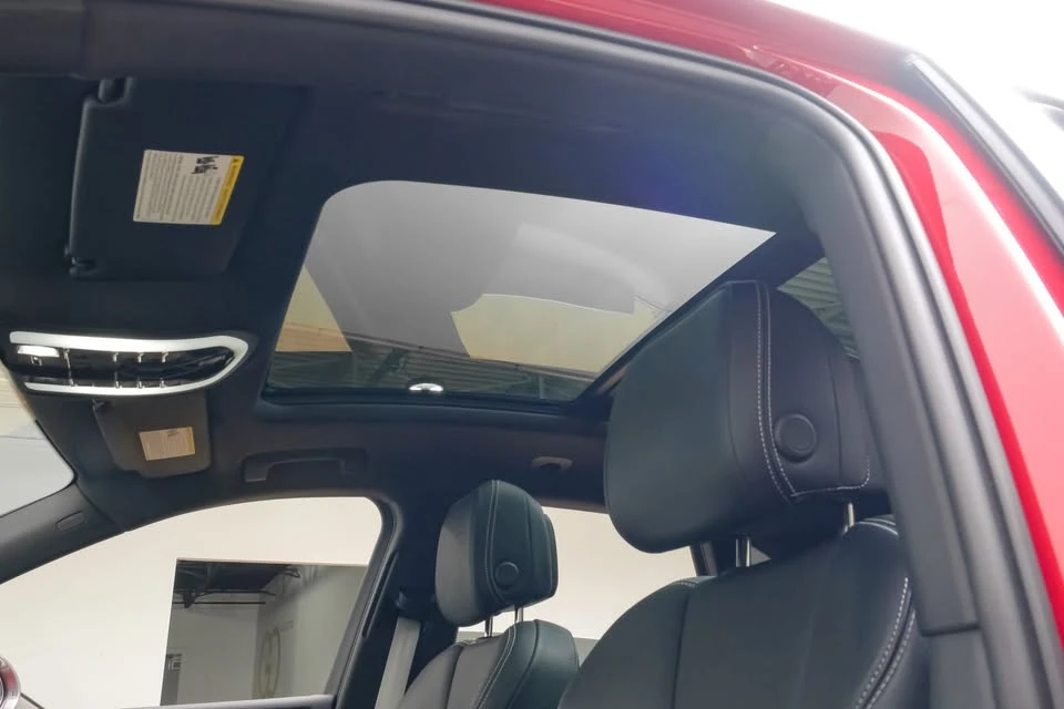2023 Porsche Macan - Image 5 of 20