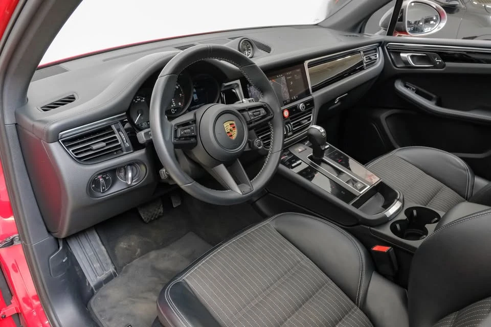 2023 Porsche Macan - Image 3 of 20