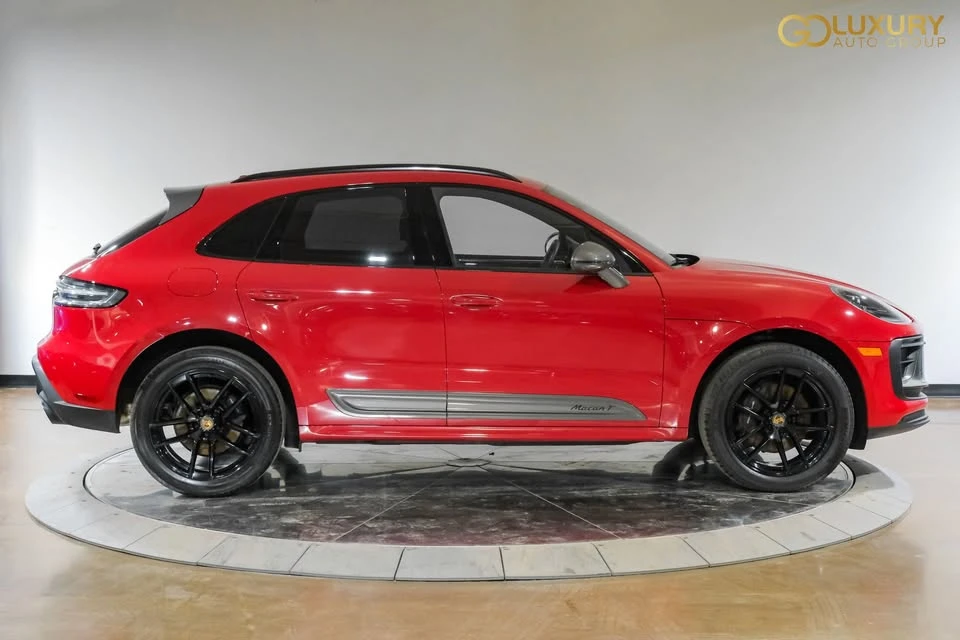2023 Porsche Macan - Image 9 of 20